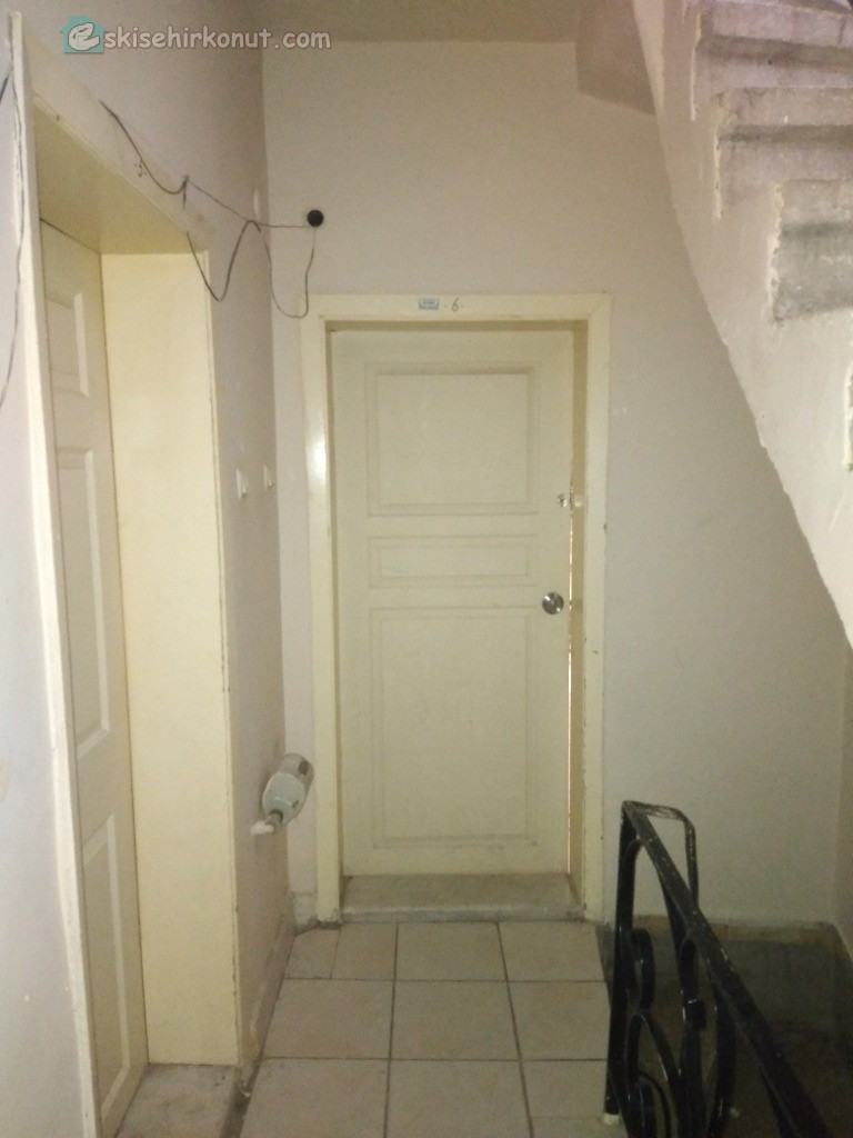 İSTİKLAL MAH.’de SATILIK EŞYALI 1+1 APART DAİRE