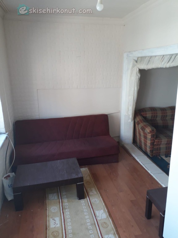 İSTİKLAL MAH.’de SATILIK EŞYALI 1+1 APART DAİRE