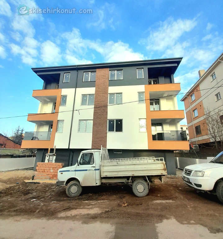 71 EVLER MAH.de SATILIK 2+0 SIFIR DAİRE